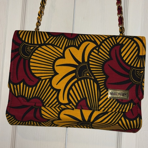 Vintage Ankara pattern floral print sling shoulder bag with chain straps - Picture 11 of 11